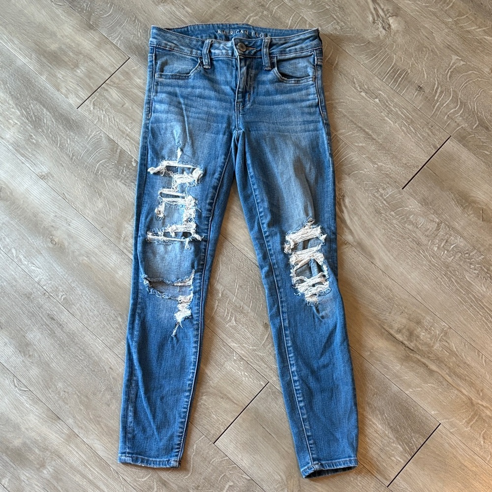 American Eagle Outfitters Distressed Skinny Jeans Size 4 Women’s